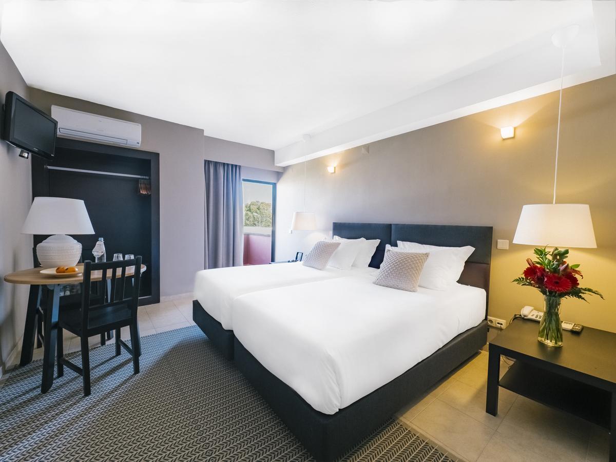 Topazio Vibe Beach Hotel & Apartments - Adults Friendly Albufeira Ngoại thất bức ảnh